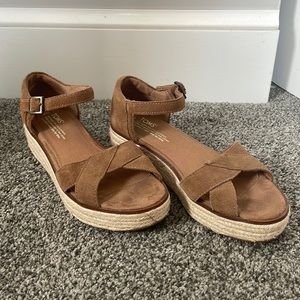 Tom’s Platform Sandals